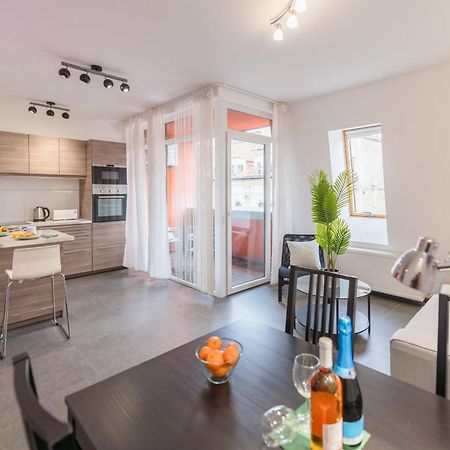 Miami Vice Apartment With Balcony Budapest Exterior foto